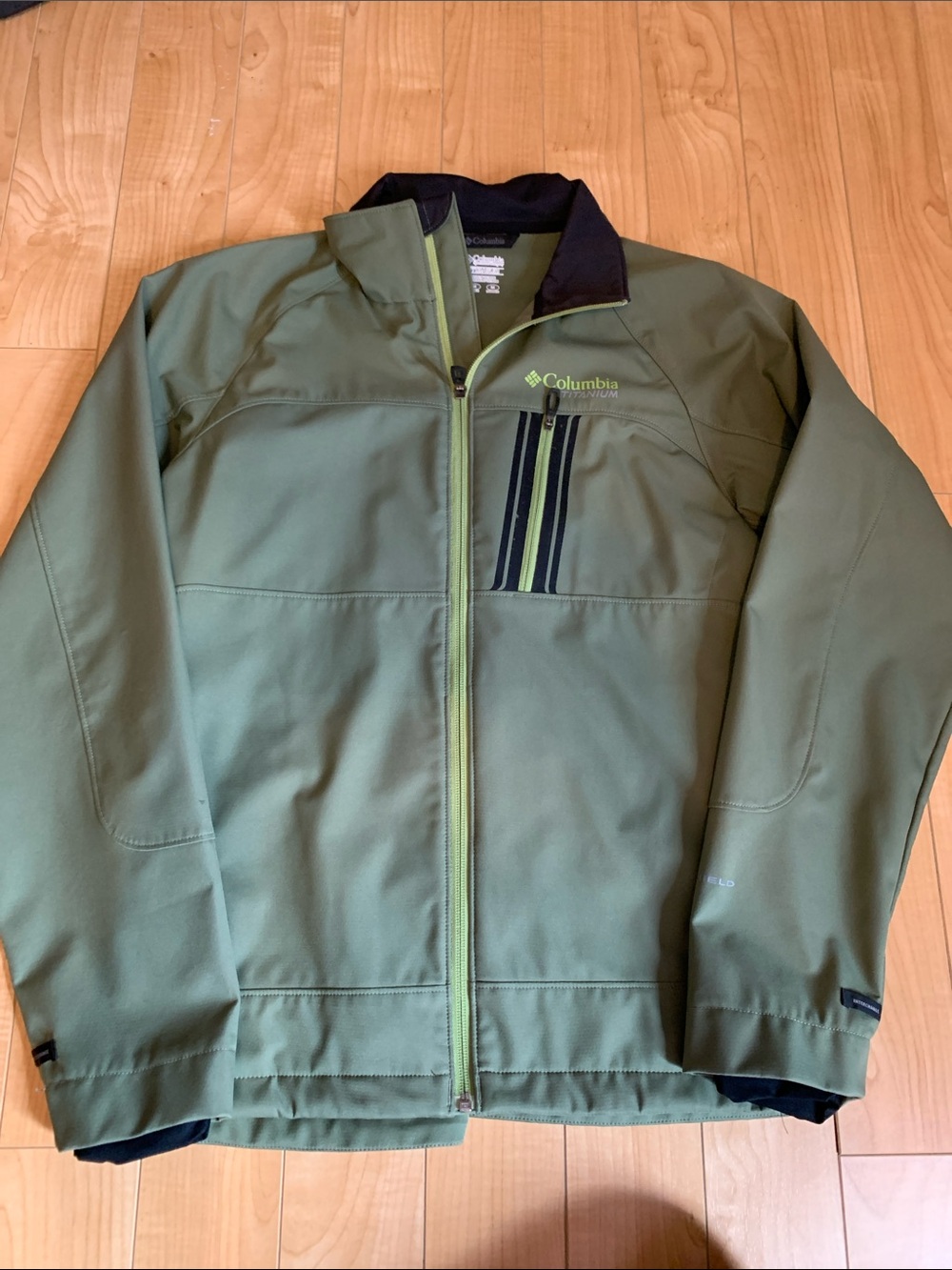 Columbia Olive Green Lightweight Softshell Shirt Jacket with Contrast Trim